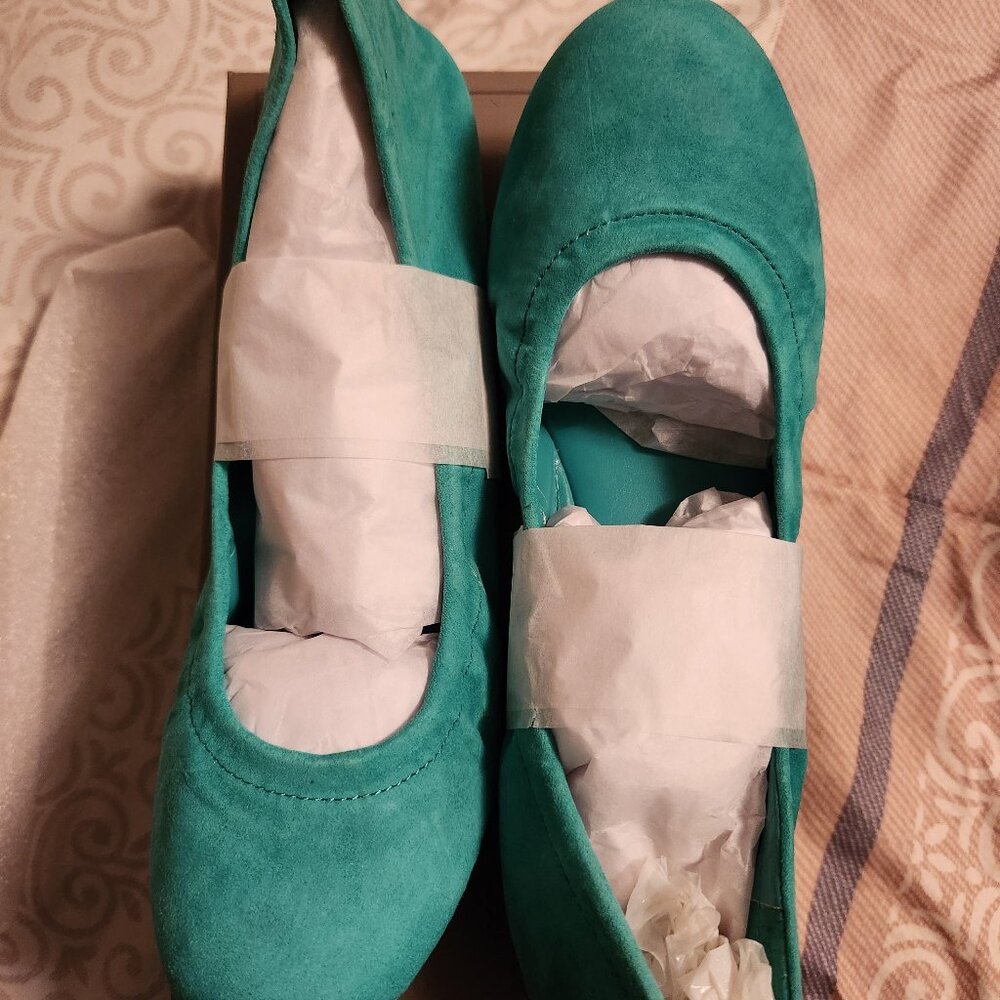 Brand new women's flats